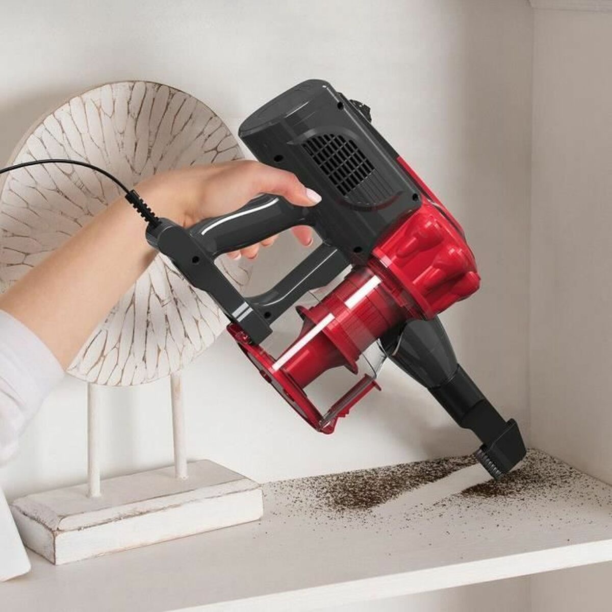 Aspirateur Balai Livoo DOH142 – 600W, Aspiration Cyclonique 12 kPa, Réservoir 0,55L