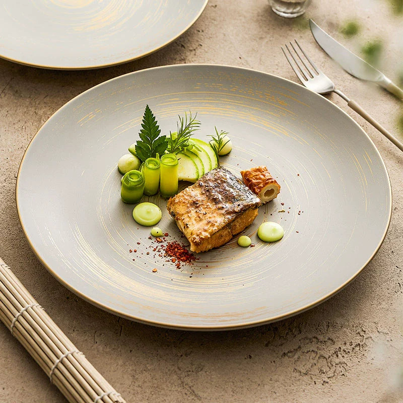 Assiette Céramique Maté & Dorure Artisanale – Élégance Contemporaine pour Table Raffinée