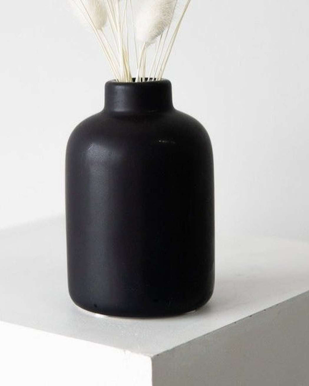 Petit Vase Noir Mat – Soliflore Minimaliste pour Compositions Florales