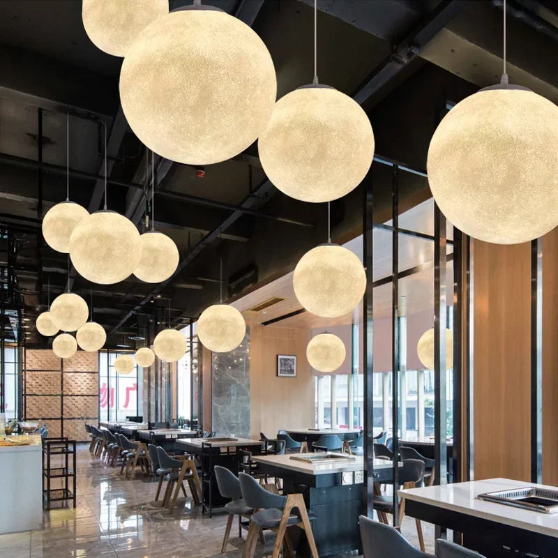 Suspension LED Wabi-Sabi en Résine FRP – Forme Lune Nordique, Décor Salon & Restaurant | VIGOUS
