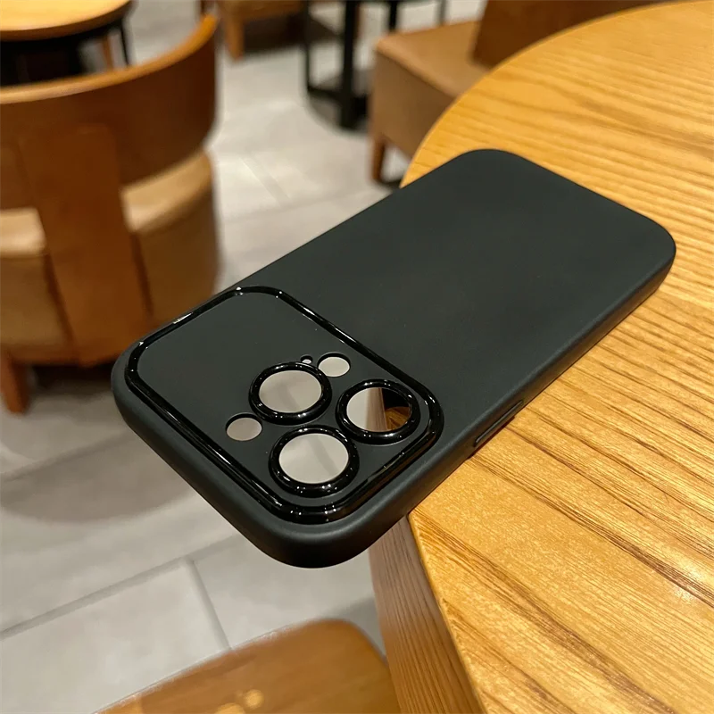 Coque iPhone Silicone Mat Ultra-Fine - Ligne Premium Noir Blanc 16 15 14 13 12 11 Pro Max