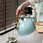 Bouilloire Sifflante 3L en Acier Inoxydable - Manche en Bois & Compatible Induction