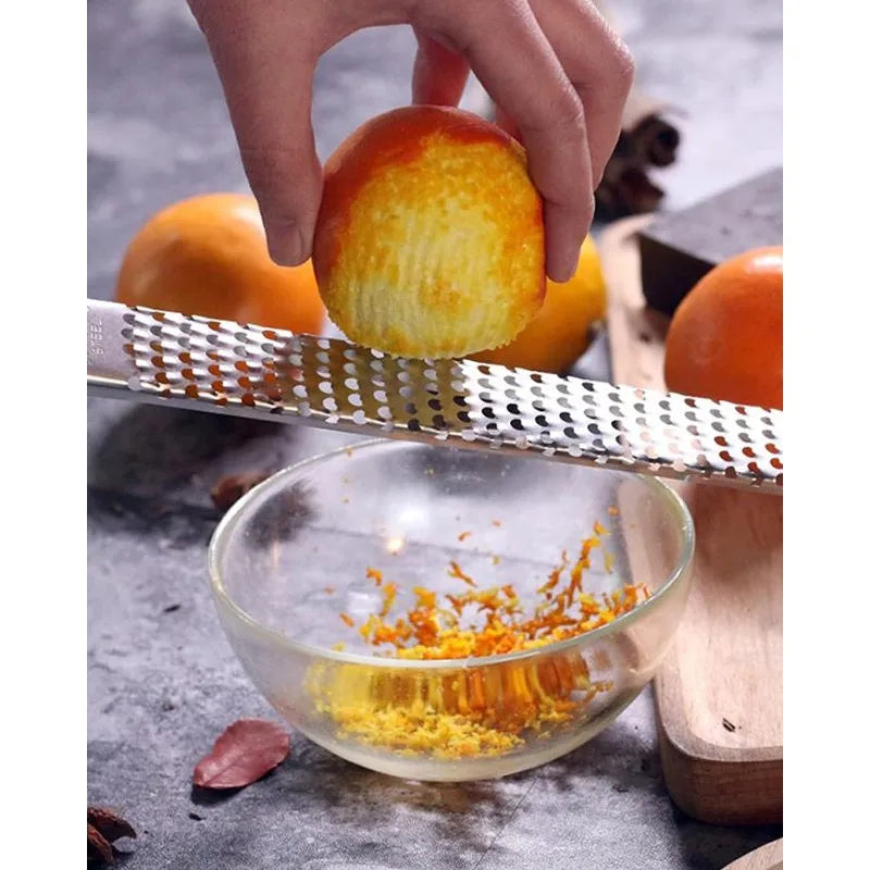 Râpe à Fromage Multifonction en Acier Inoxydable - Trancheur, Éplucheur et Hachoir