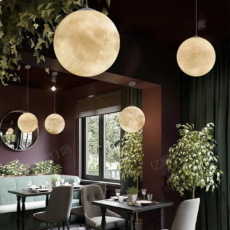 Suspension LED Wabi-Sabi en Résine FRP – Forme Lune Nordique, Décor Salon & Restaurant | VIGOUS