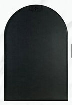 Miroir de salle de bain arqué encadré en métal noir de 60.94x91.44 cm pour mur.