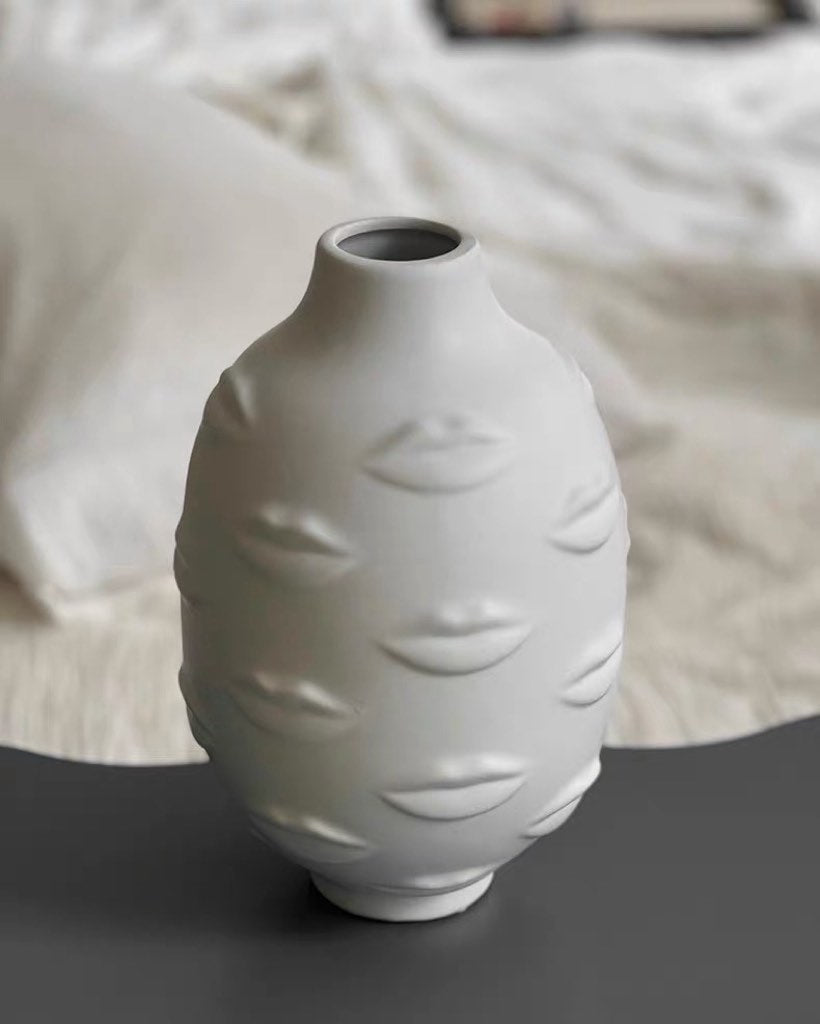 Vase Lèvres en Céramique – Décoration Moderne Sculptural